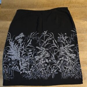 Old Navy- Black & Gray Floral A-Line Skirt. Size 16